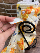 Load image into Gallery viewer, Bumble Bees Reusable Paper Towels with Snaps, Napkins Terry Cloth. Nonpaper, Cloth, Paperless, Eco-Friendly Kitchen - Zero Waste Fun Prints