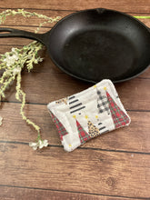 Load image into Gallery viewer, Christmas Tree Reusable Kitchen Sponges- Perfect for cleaning dishes, counters and Cast Iron Pots. Mesh side for extra cleaning power.