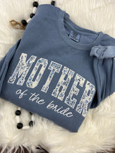 Load image into Gallery viewer, Mother of the Bride Floral Appliqué Shirt or Sweatshirt – Custom Wedding Apparel – Personalized Mother Wedding Outfit – Bridal Party Gift
