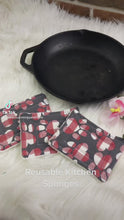 Load and play video in Gallery viewer, Buffalo Plaid Dog Paw Print Reusable Kitchen Sponges- Perfect for cleaning dishes, counters and Cast Iron Pots. Mesh side for extra cleaning power.
