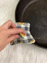 Load image into Gallery viewer, Sunflowers and Buffalo Check Reusable Kitchen Sponges- Perfect for cleaning dishes, counters and Cast Iron Pots. Mesh side for extra cleaning power.
